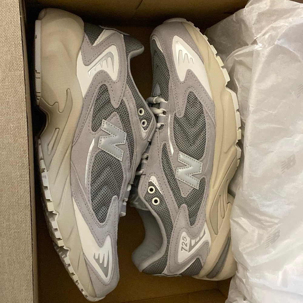 New Balance 725v1 Running Shoes
